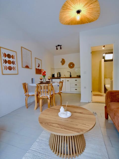 listing card gallery