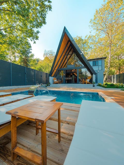 listing card gallery