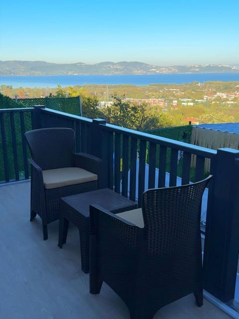 listing card gallery