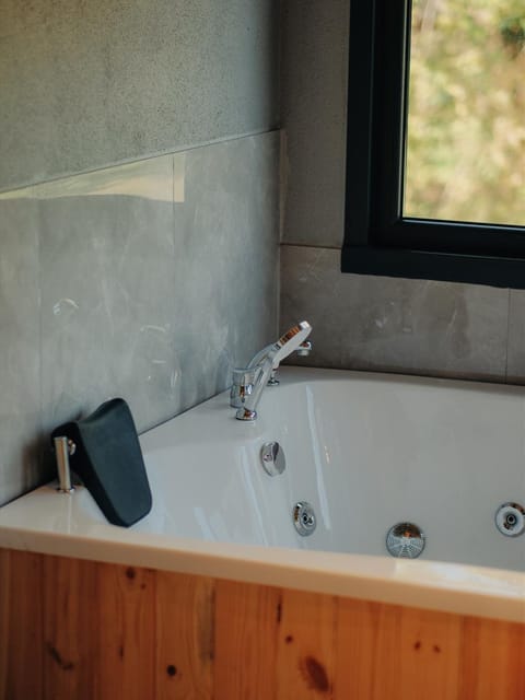 listing card gallery