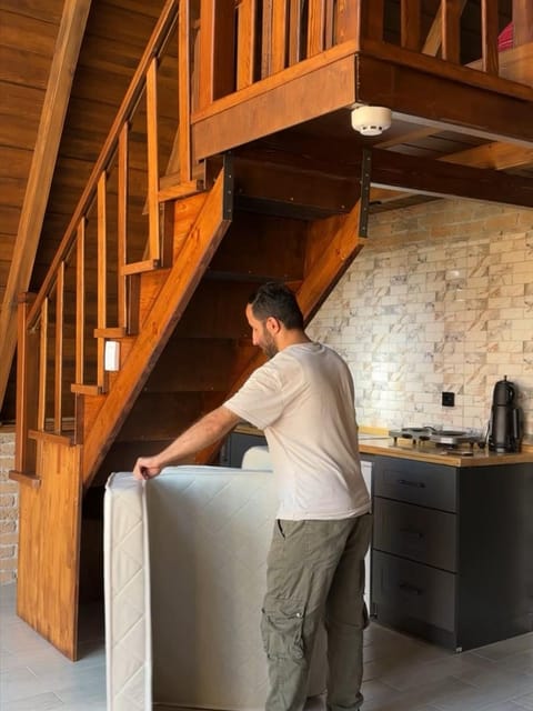 listing card gallery