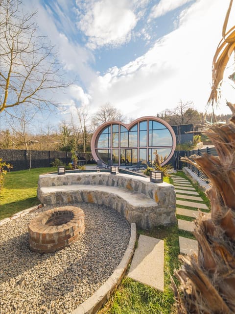 listing card gallery