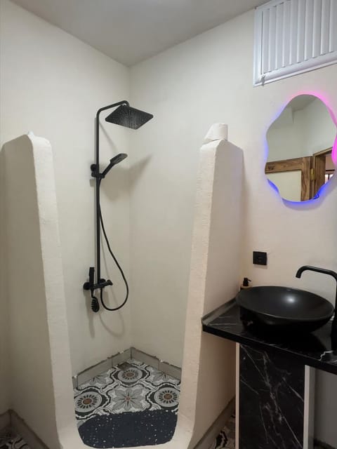 listing card gallery