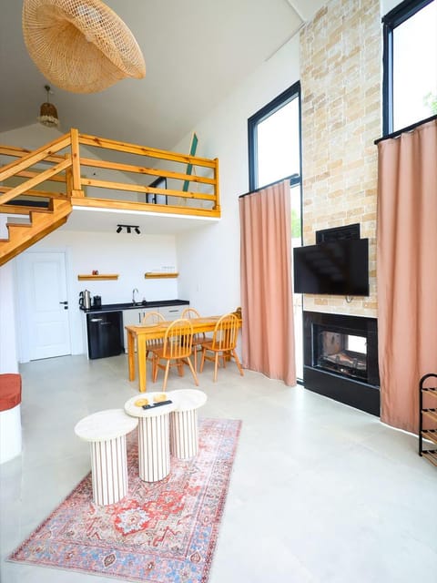 listing card gallery