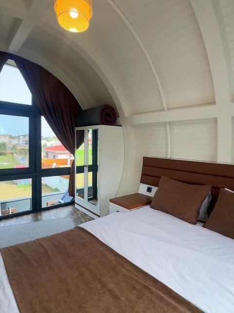 listing card gallery