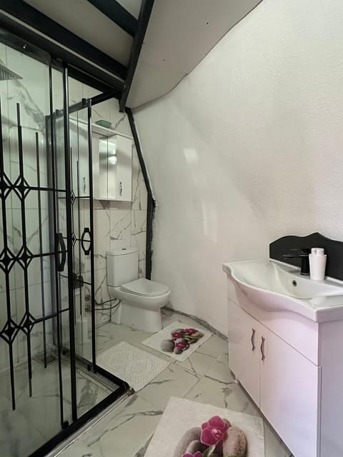 listing card gallery