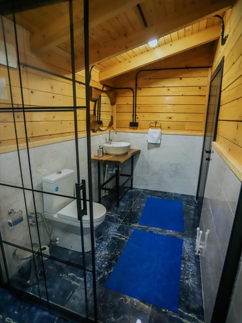 listing card gallery