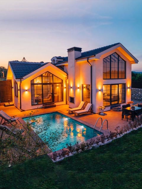 listing card gallery