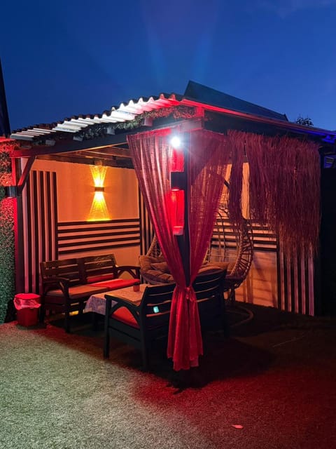 listing card gallery