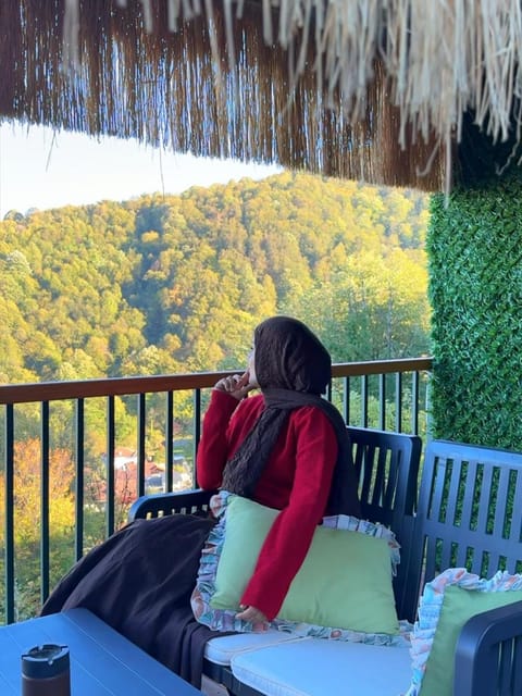 listing card gallery