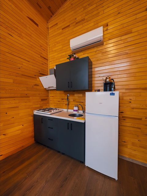 listing card gallery