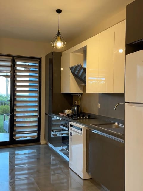 listing card gallery