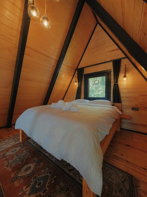 listing card gallery