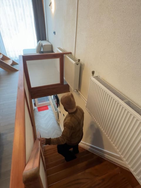 listing card gallery