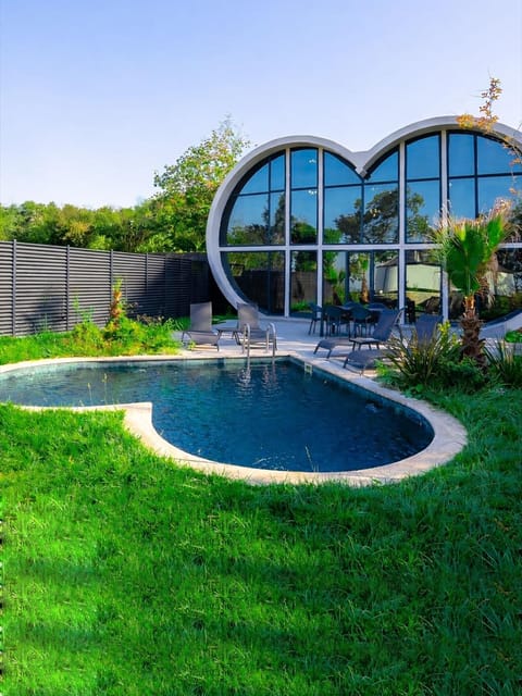 listing card gallery