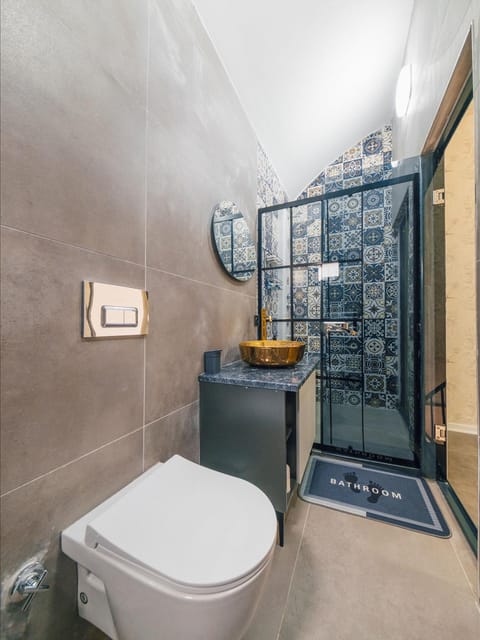 listing card gallery