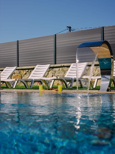 listing card gallery