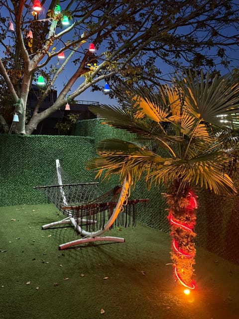 listing card gallery