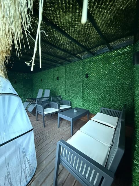 listing card gallery