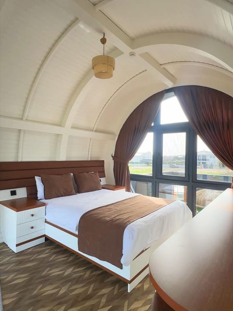 listing card gallery