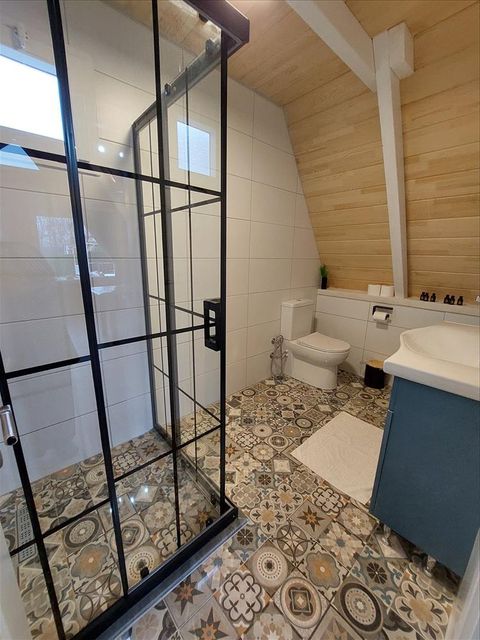 listing card gallery