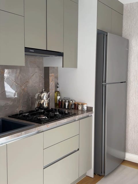 listing card gallery