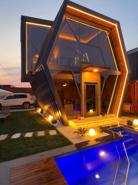 listing card gallery