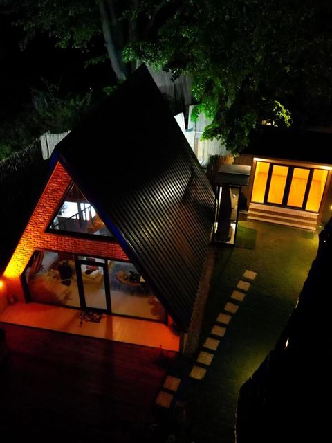 listing card gallery