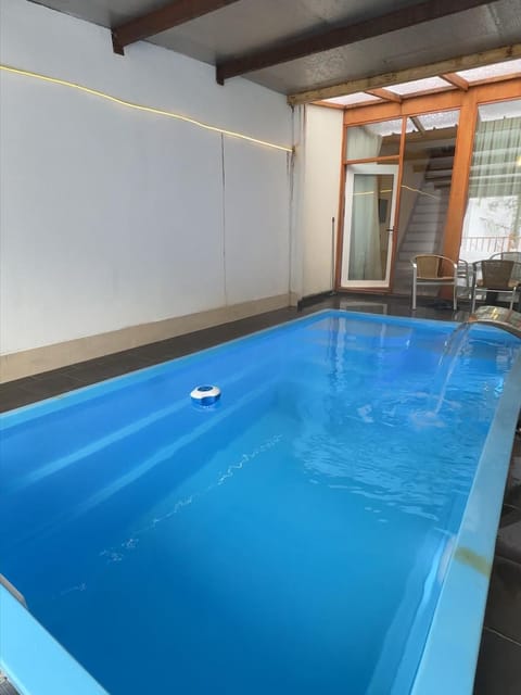 listing card gallery