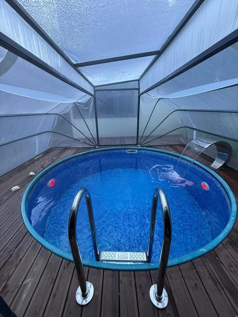 listing card gallery