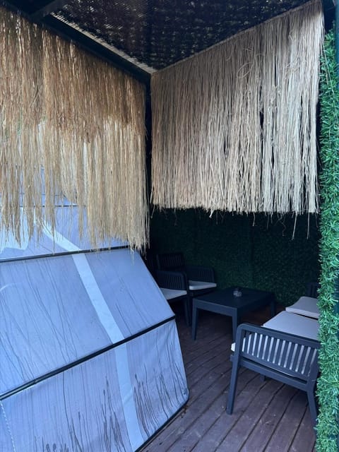 listing card gallery