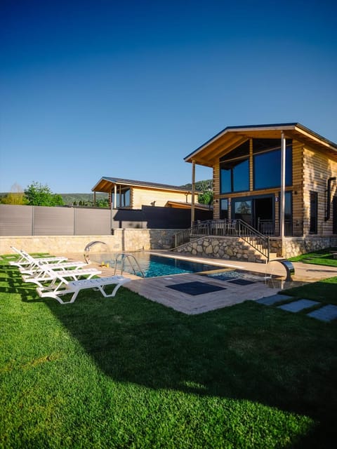 listing card gallery