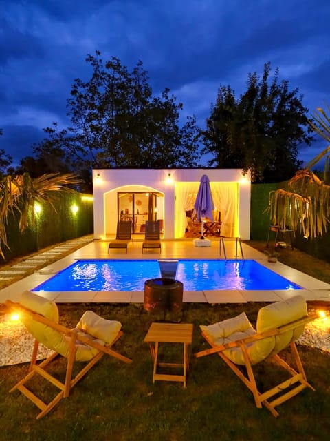 listing card gallery