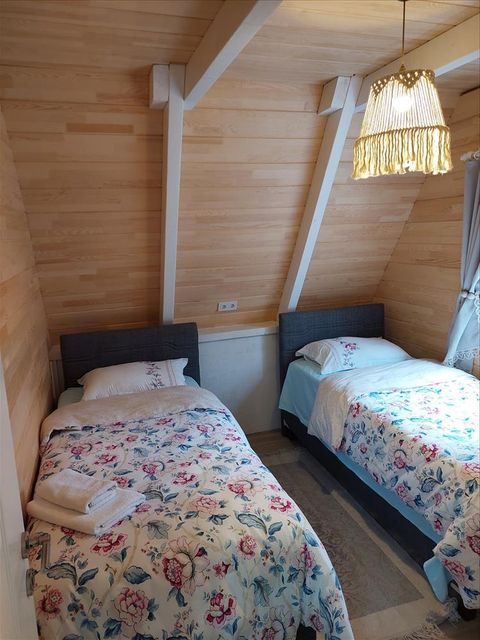 listing card gallery