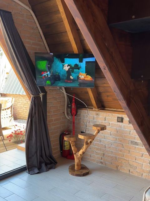 listing card gallery