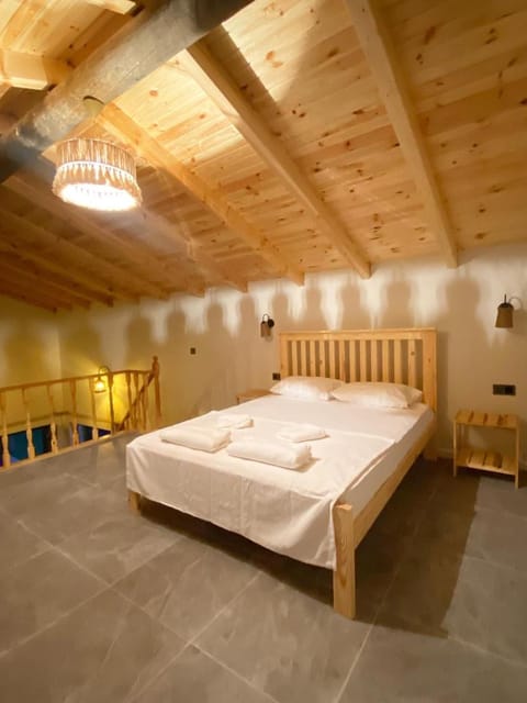 listing card gallery