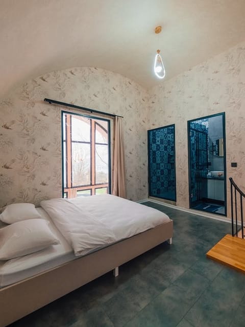 listing card gallery