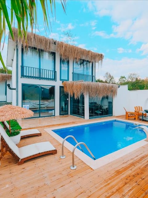 listing card gallery