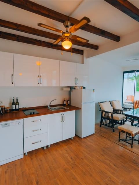 listing card gallery