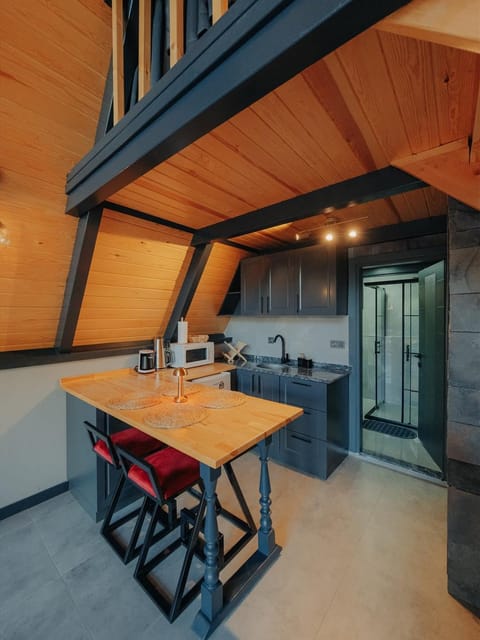 listing card gallery