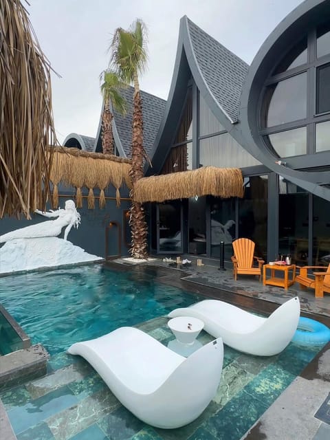 listing card gallery