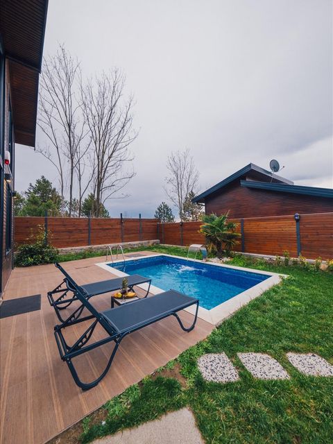 listing card gallery