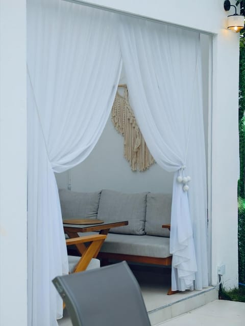 listing card gallery