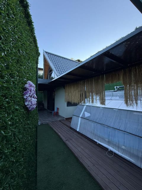 listing card gallery