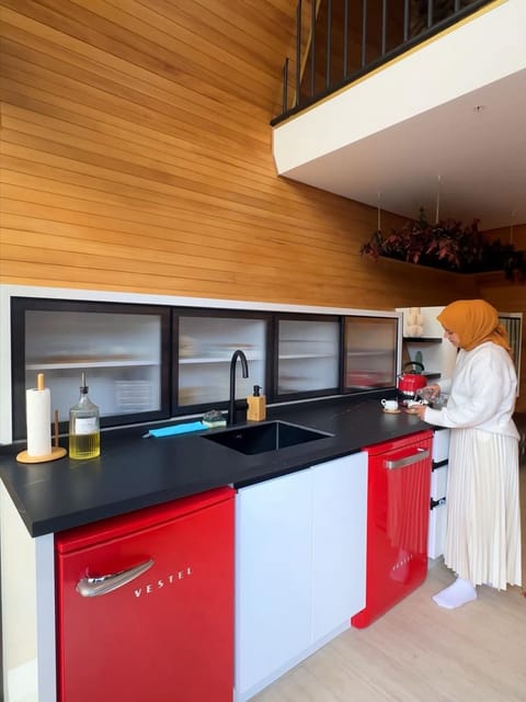 listing card gallery