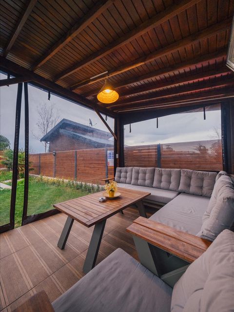 listing card gallery