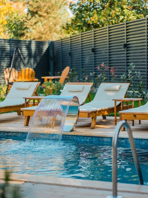 listing card gallery