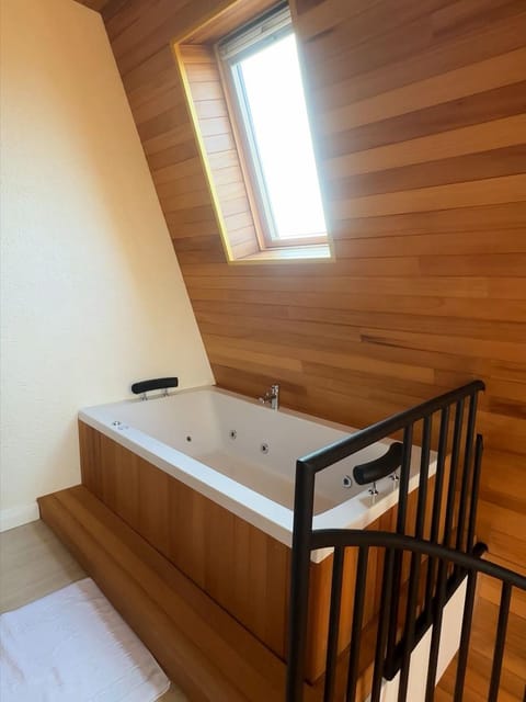 listing card gallery