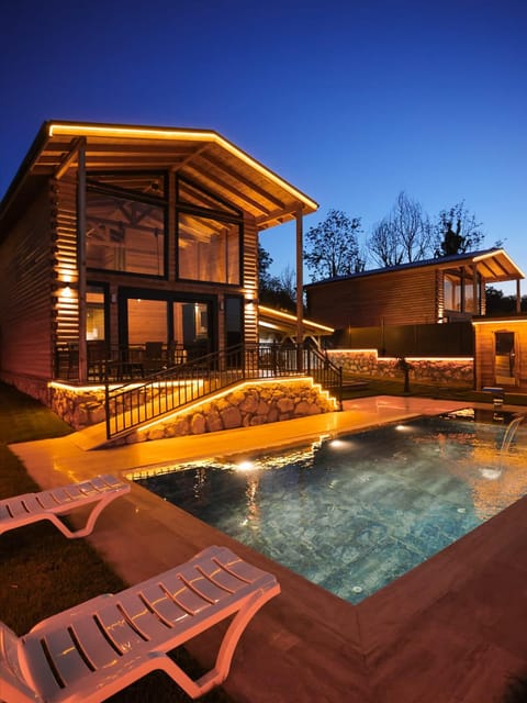 listing card gallery