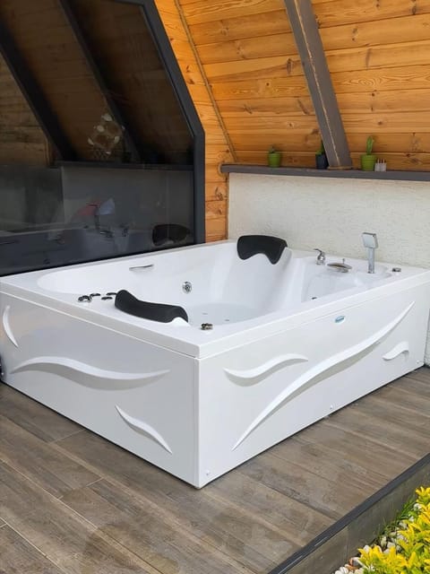 listing card gallery